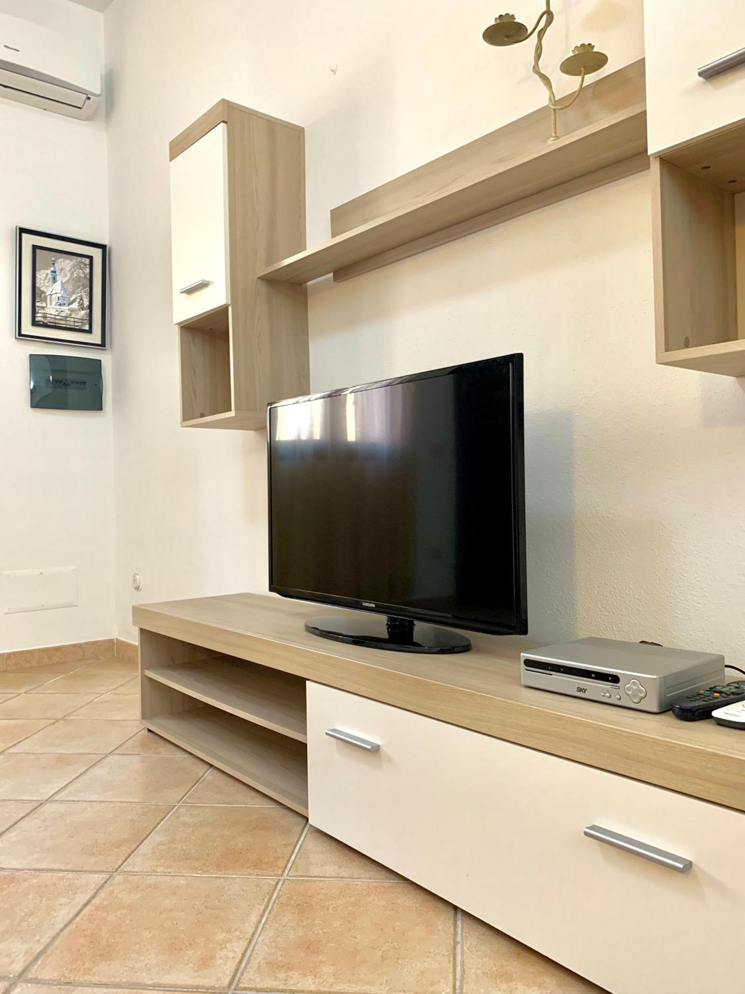 Square Inn Apartment Ольбия Экстерьер фото